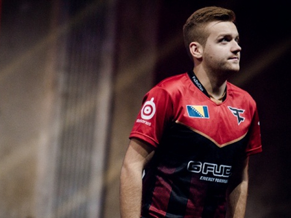 不敌GEN掉入败者组 G2更博：败者组buff激活