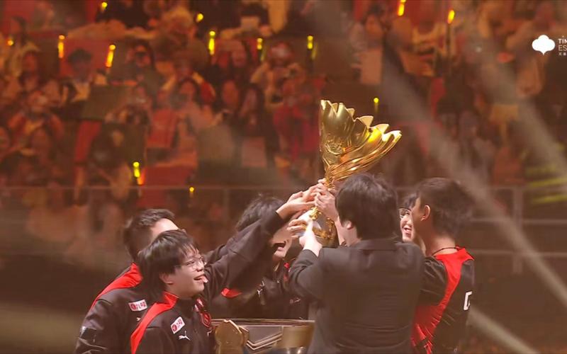 外媒评级LPL夏季赛5大中单：Knight第1！小虎仅排第2