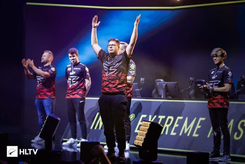 2024 LPL 青年年度教练： FunPlus Phoenix YONDAIME 罗鹏