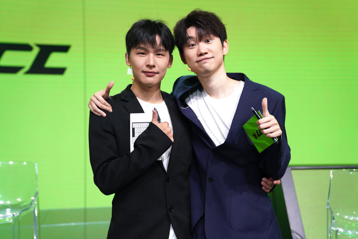 LNG Esports 模仿职业选手 knight 和 Alola 努力学习。 Bilibili Gaming 在第一场比赛中击败了 LNG Esports 。