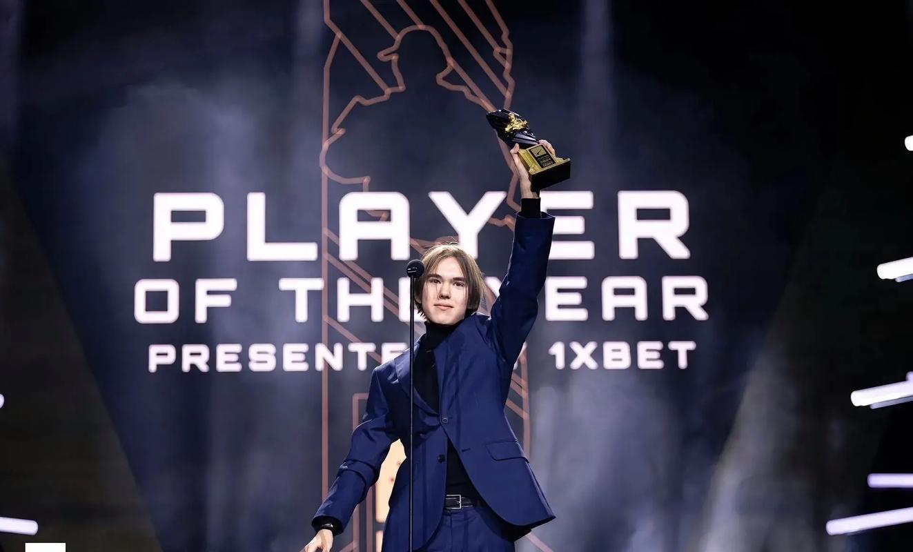 369 ：我想告诉Knight，他的冠军都是我带他赢的